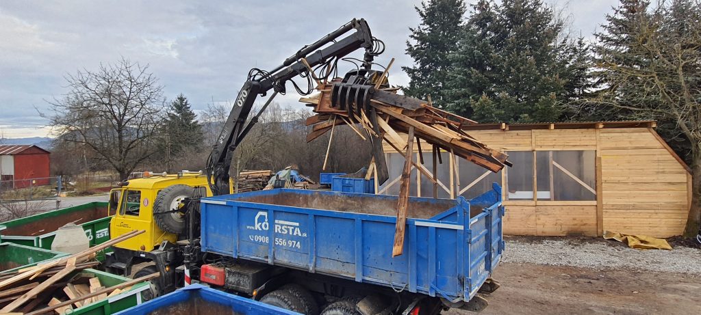 drapak pri nakladke pevneho materialu